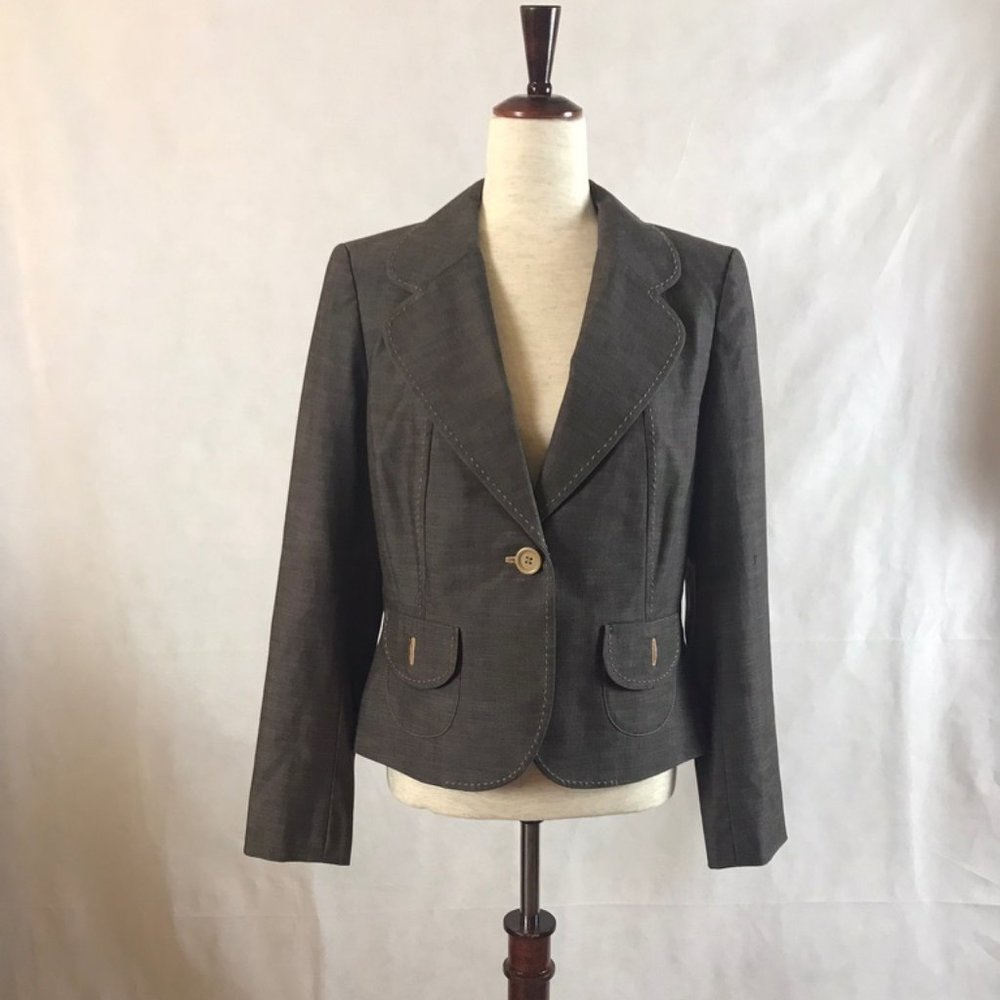 EUC LOFT One-Button Blazer with Contrasting Topstitching and Pleated Back Detail